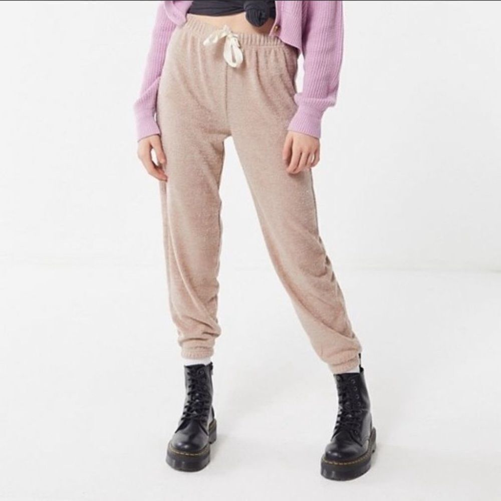 Out From Under UO Jogger Lounge Pants Hailee Hacci Size Small